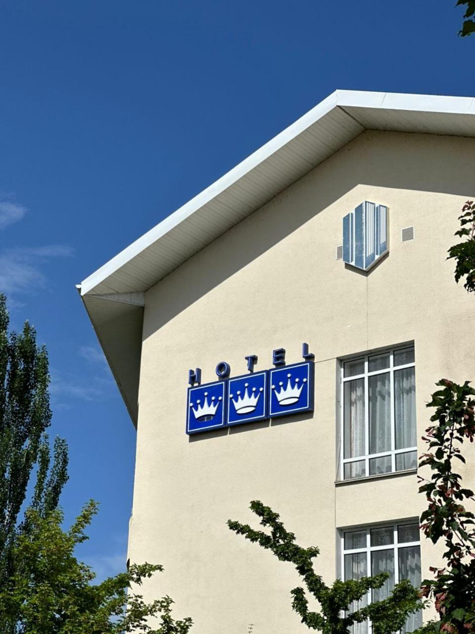 Tri Korony Hotel Cholpon-Ata Ngoại thất bức ảnh