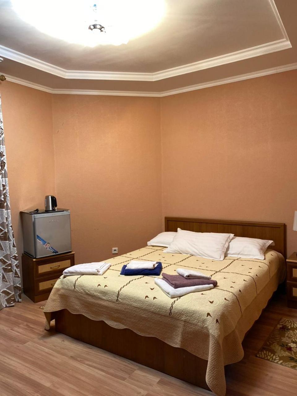 Tri Korony Hotel Cholpon-Ata Ngoại thất bức ảnh